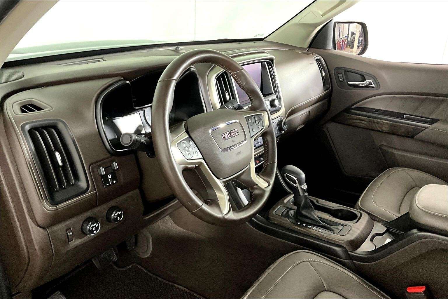 used 2022 GMC Canyon car, priced at $42,998