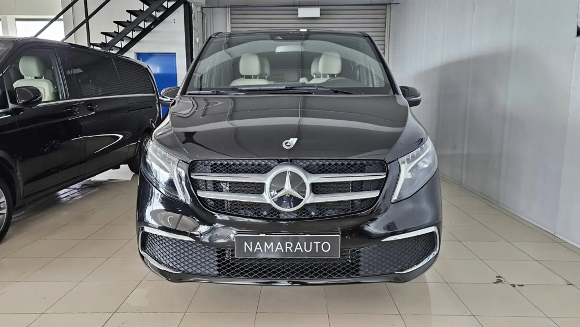 Mercedes-Benz V 250d Largo Avantgarde Negro - 2