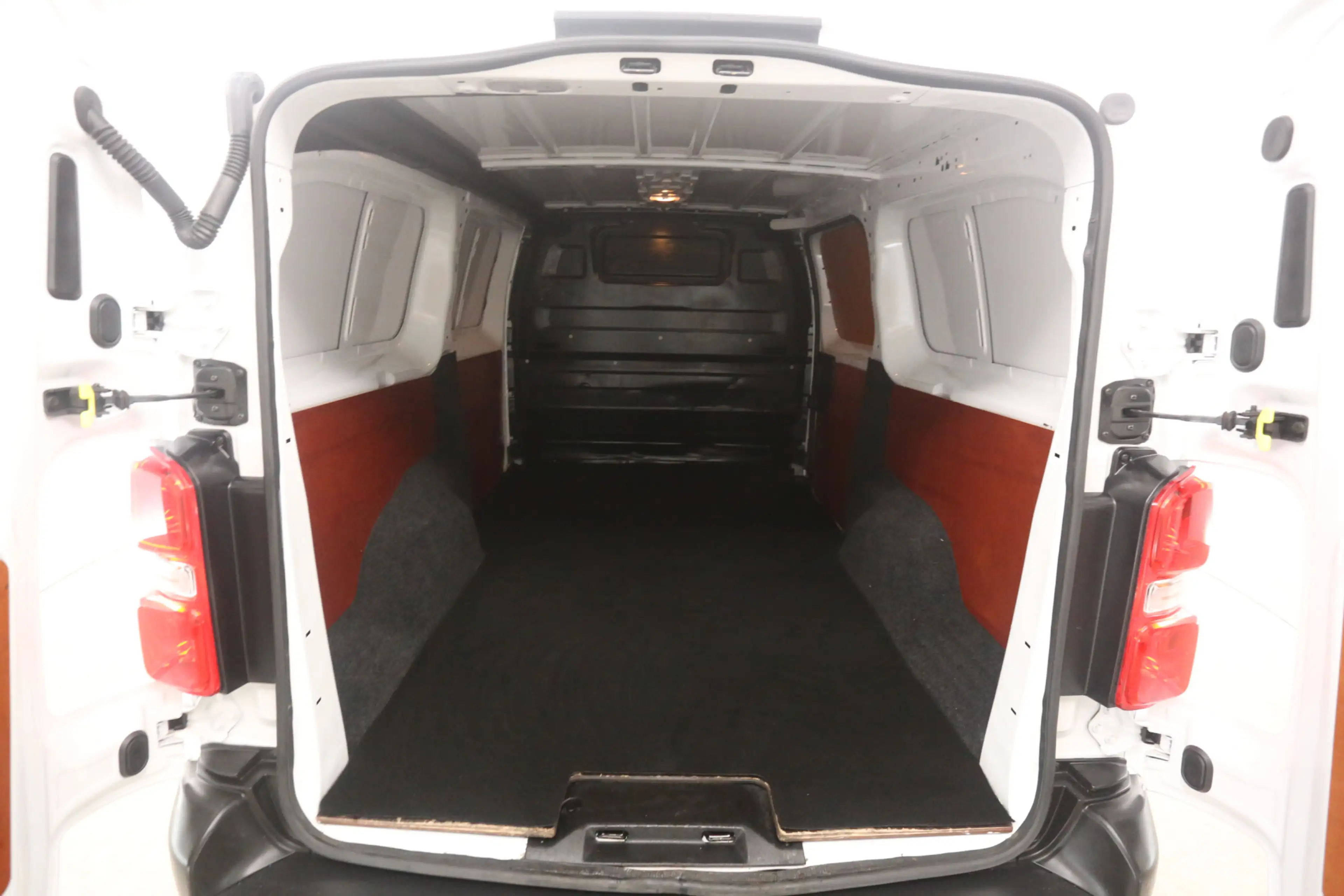 Peugeot e-Expert 75 kWh L3H1 | Snelladen | SOH 97% | Airco | Cruise — photo 3