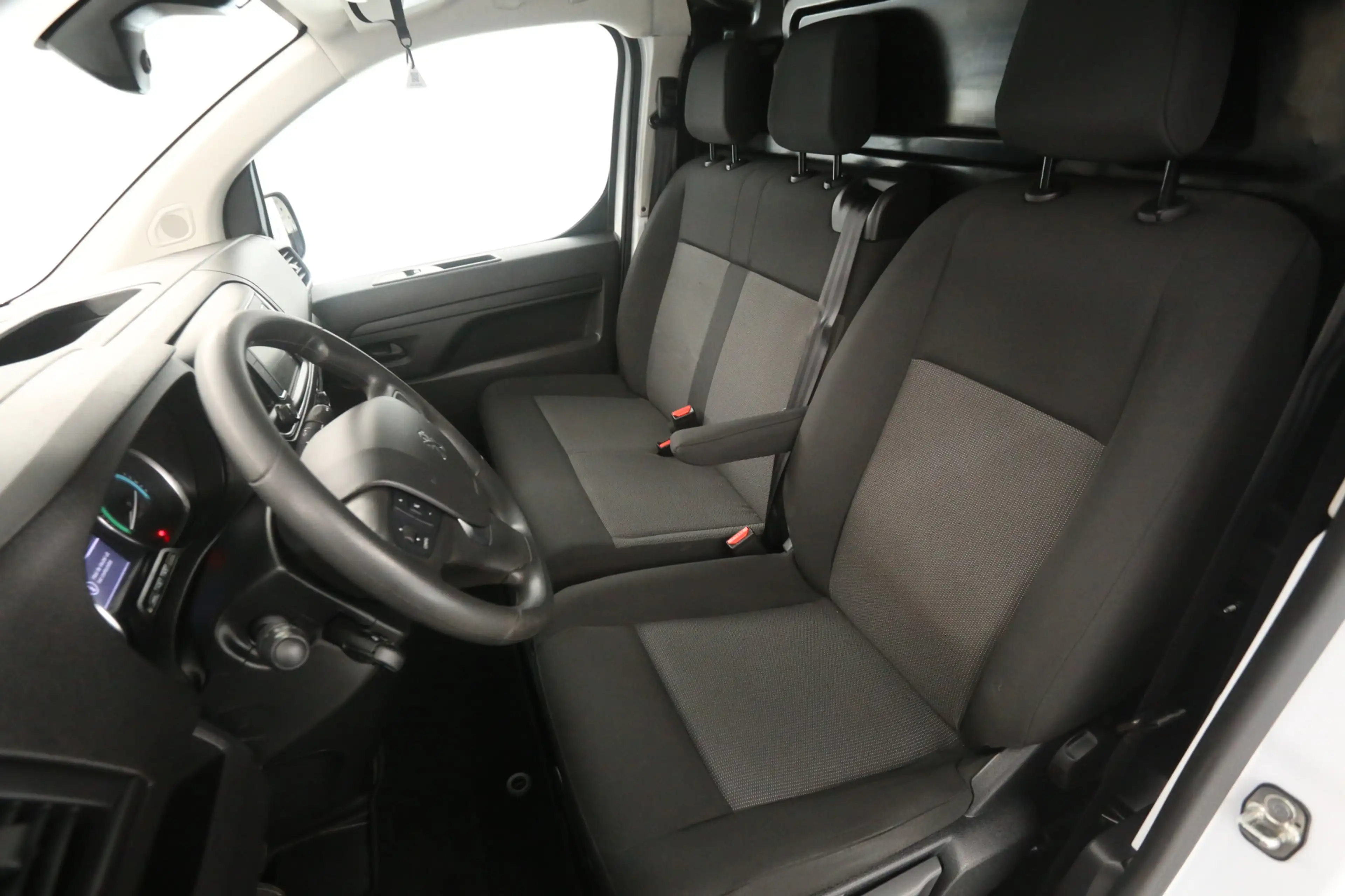 Peugeot e-Expert 75 kWh L3H1 | Snelladen | SOH 97% | Airco | Cruise — photo 11