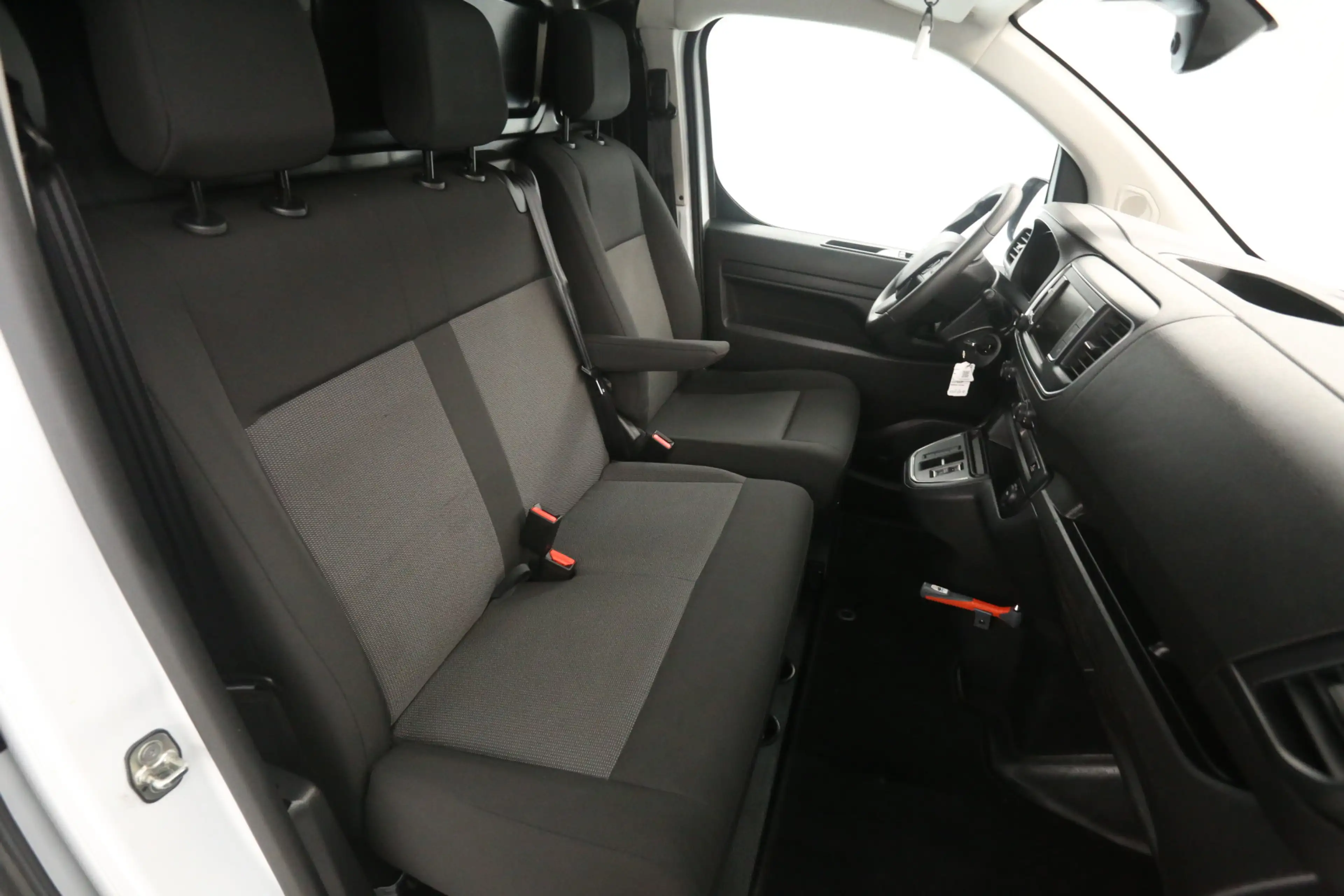 Peugeot e-Expert 75 kWh L3H1 | Snelladen | SOH 97% | Airco | Cruise — photo 12