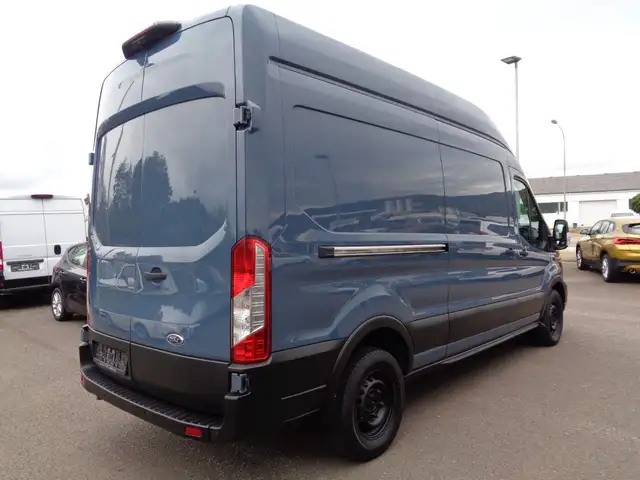 Ford Transit view 4