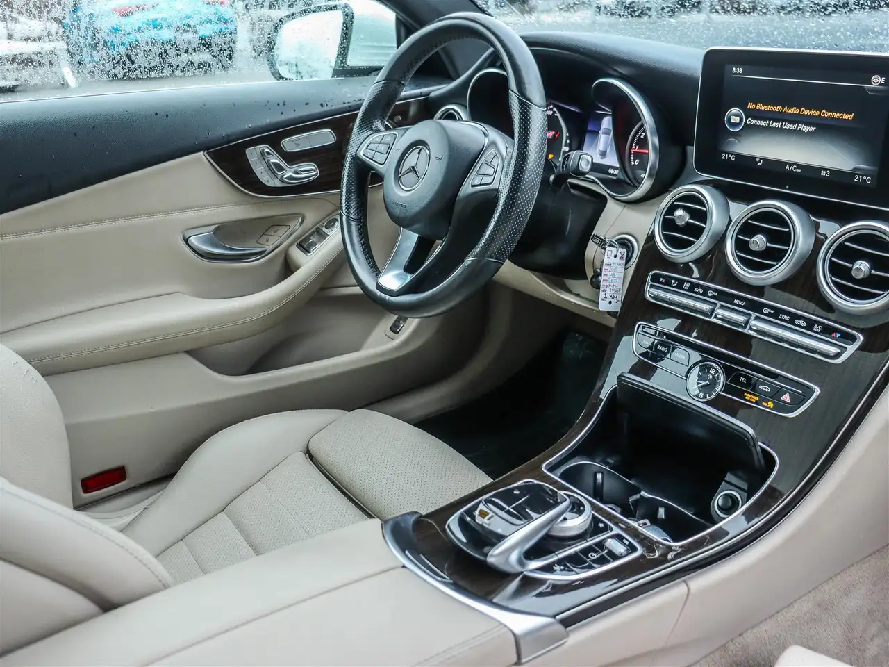 Mercedes-Benz C-Class снимка Mercedes-Benz C-Class
