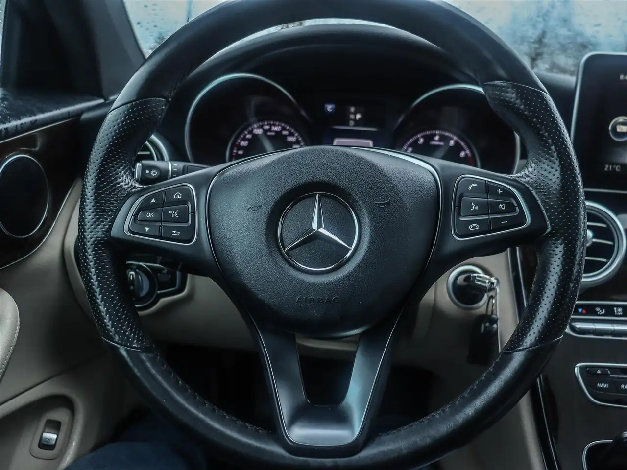 Mercedes-Benz C-Class снимка Mercedes-Benz C-Class