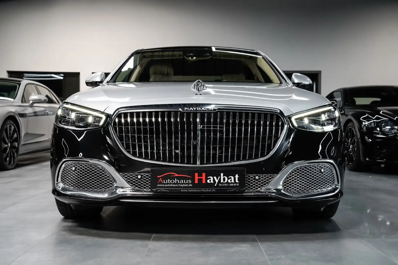 Mercedes-Benz S 680 Maybach 4Matic First Class-4 Sitzer-1.Hand Schwarz - 2