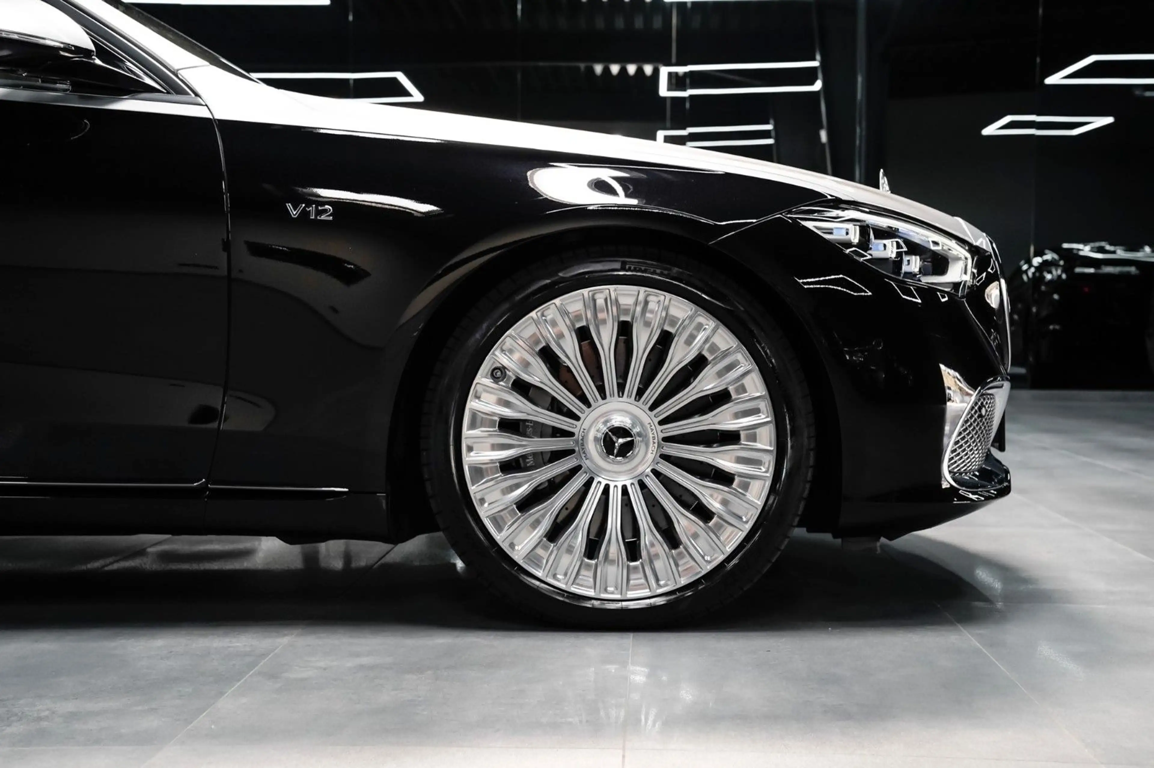 Mercedes-Benz S 680 Maybach 4Matic First Class-4 Sitzer-1.Hand — photo 6