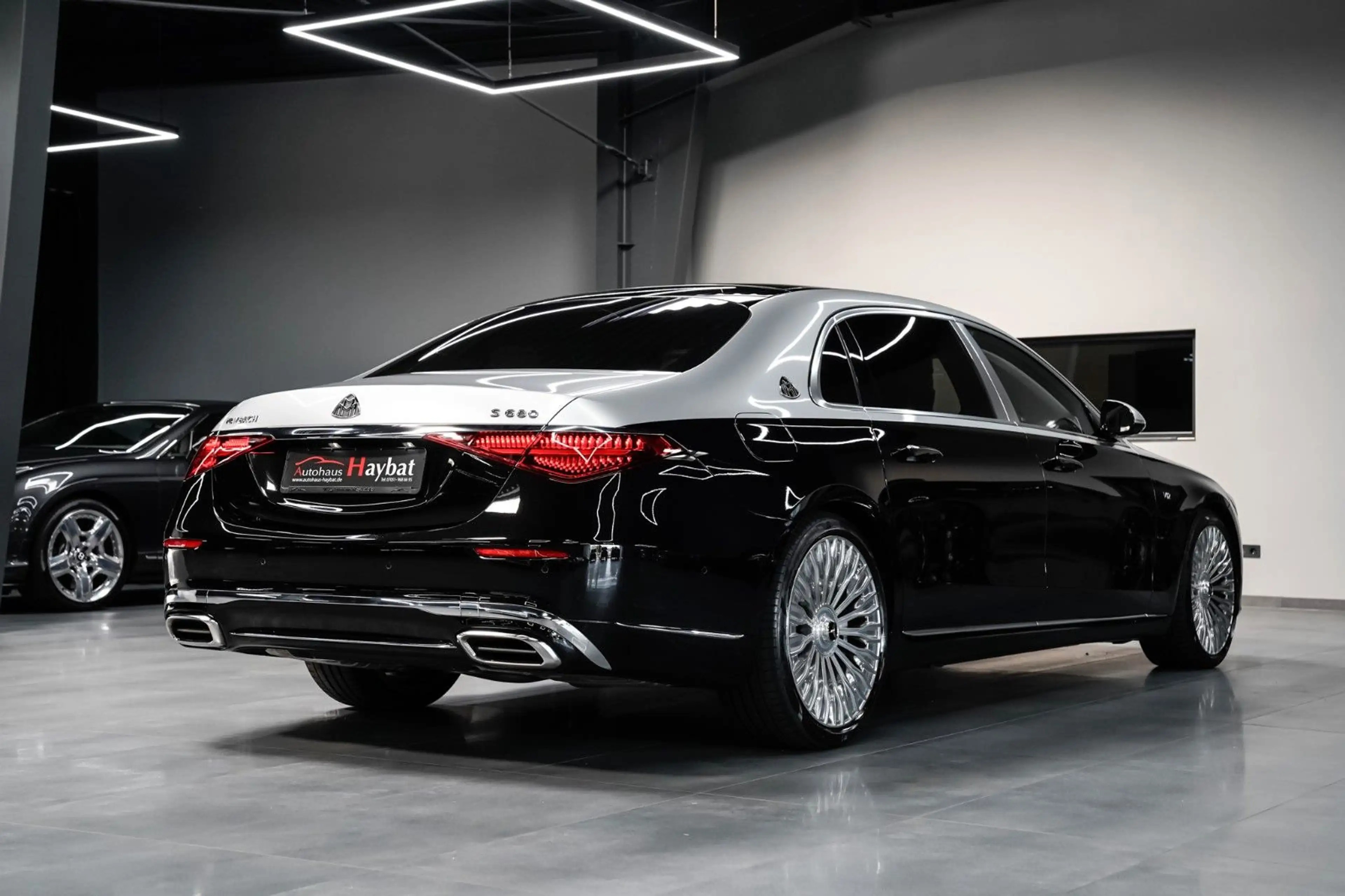 Mercedes-Benz S 680 Maybach 4Matic First Class-4 Sitzer-1.Hand — photo 9
