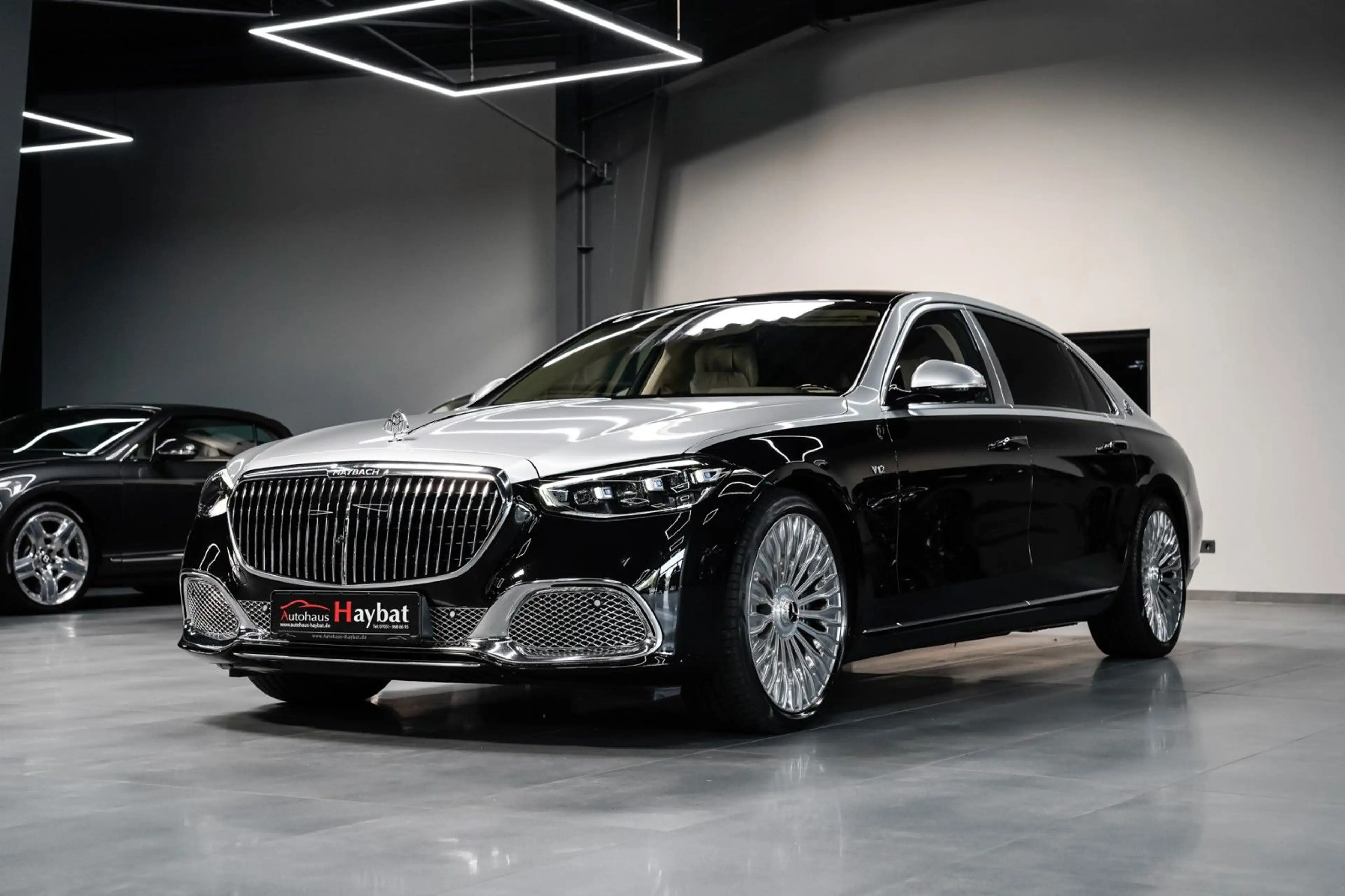 Mercedes-Benz S 680 Maybach 4Matic First Class-4 Sitzer-1.Hand — photo 3