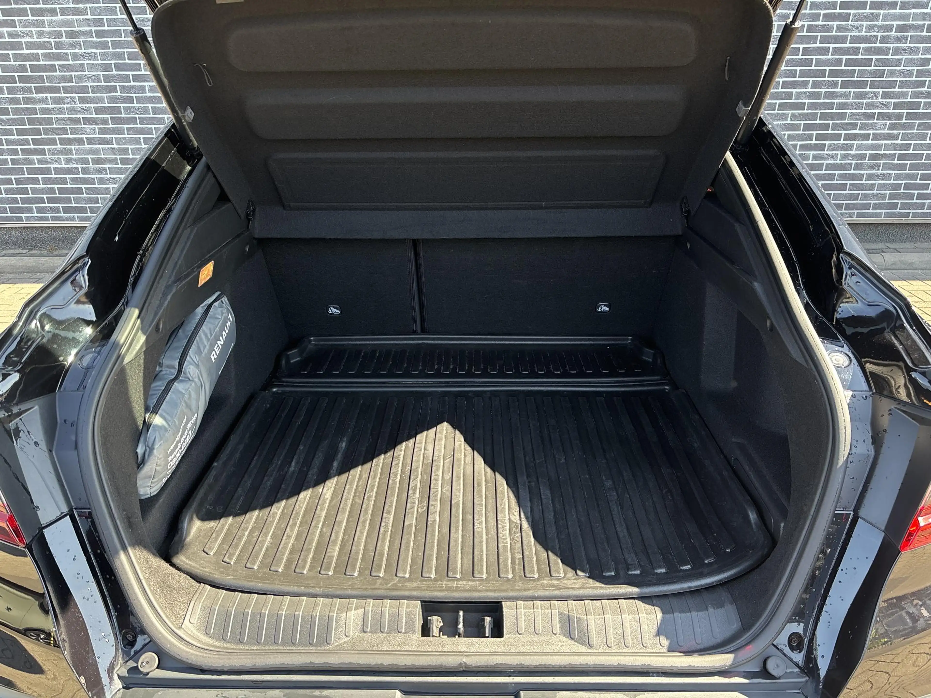 Renault Arkana 1.6 E-Tech Hybrid 145 R.S. Line | Achteruitrijcame — photo 13