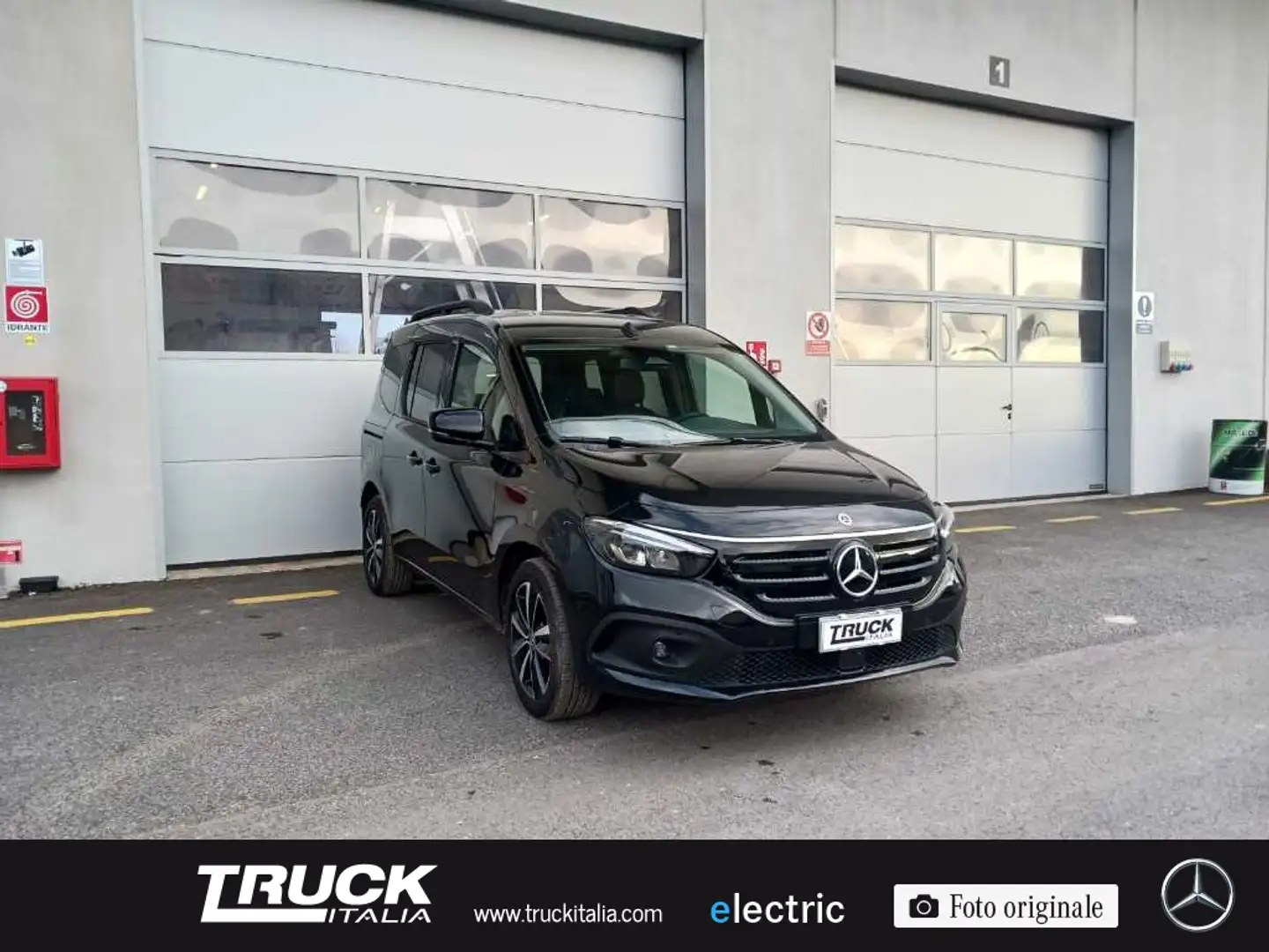 Mercedes-Benz - EQT 200 Gris - 2