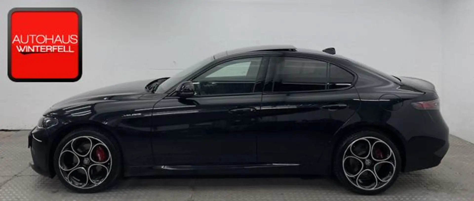 Alfa Romeo Giulia 2.0 Turbo Veloce Q4 SPECIALE+PANO+MEMO+ Schwarz - 2