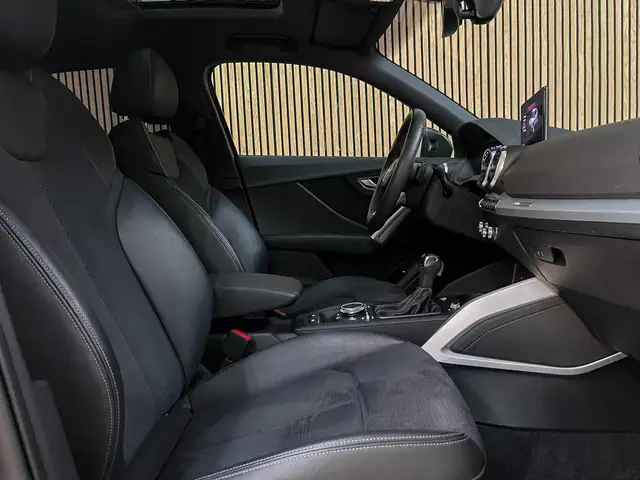 Audi Q2 view 7