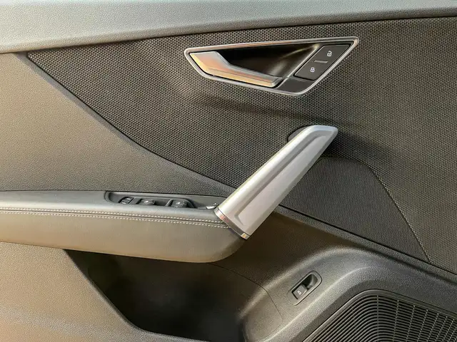 Audi Q2 view 17