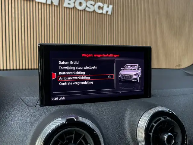 Audi Q2 view 16