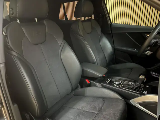 Audi Q2 view 6
