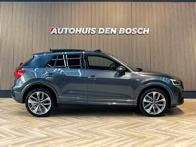 Audi Q2 view 4