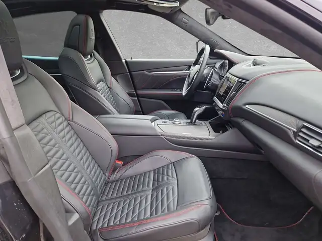 Maserati Levante view 3