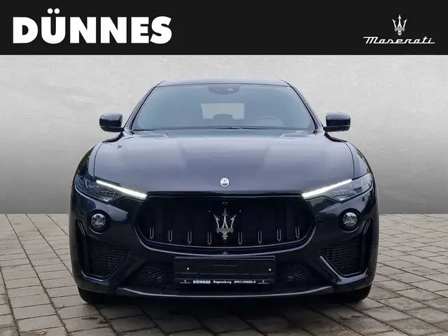 Maserati Levante view 8