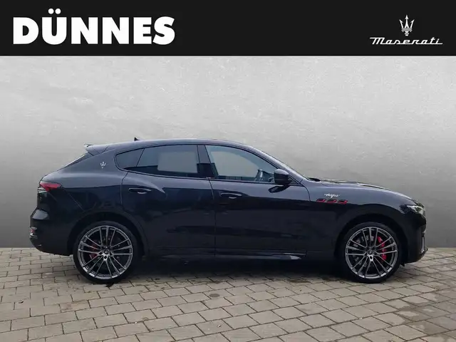 Maserati Levante view 6