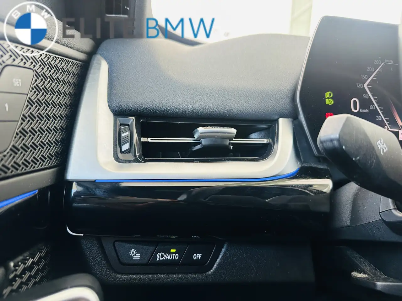 BMW X1 снимка BMW X1