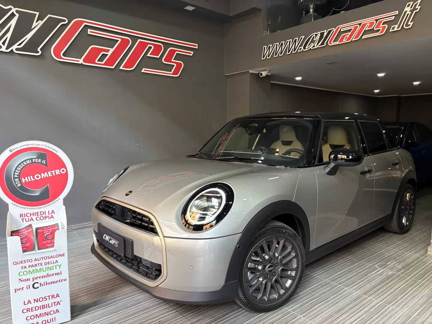 MINI Cooper C 1.5 156cv Automatica Favoured ITALIANA Km0 Grau - 1