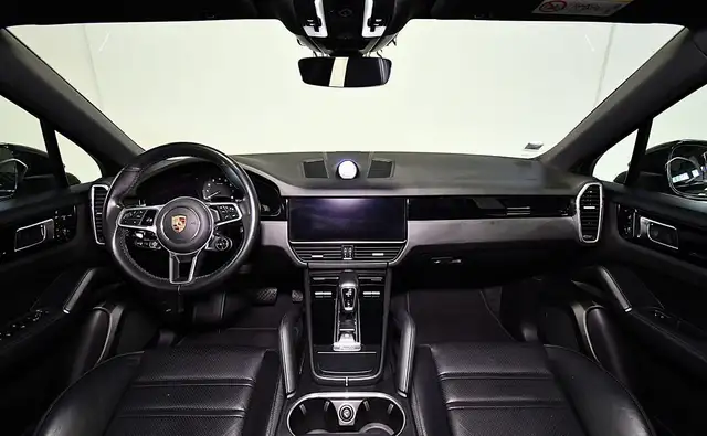 Porsche Cayenne view 9