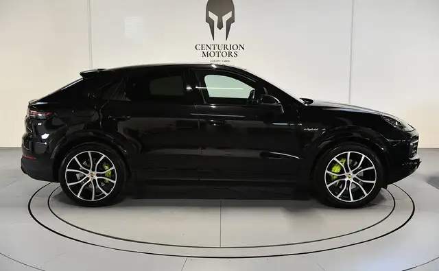 Porsche Cayenne view 3