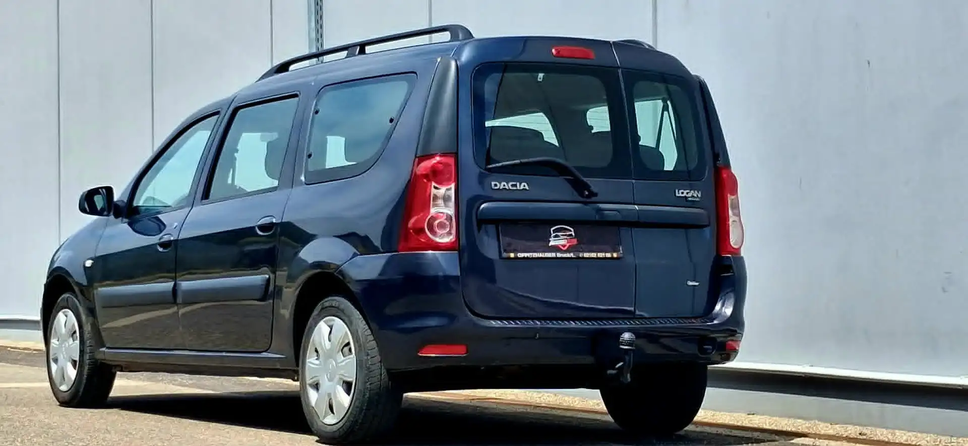 Dacia Logan MCV Lauréate 1,6 MPI Pickerl12/2026+4 Grau - 2