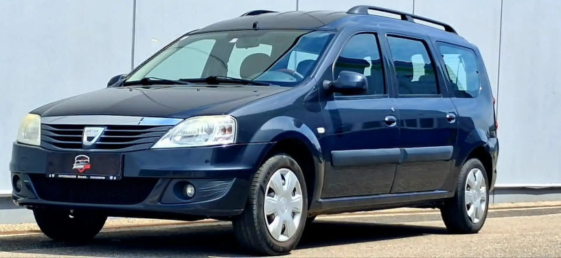 Dacia Logan MCV Lauréate 1,6 MPI Pickerl12/2026+4 Grau - 1