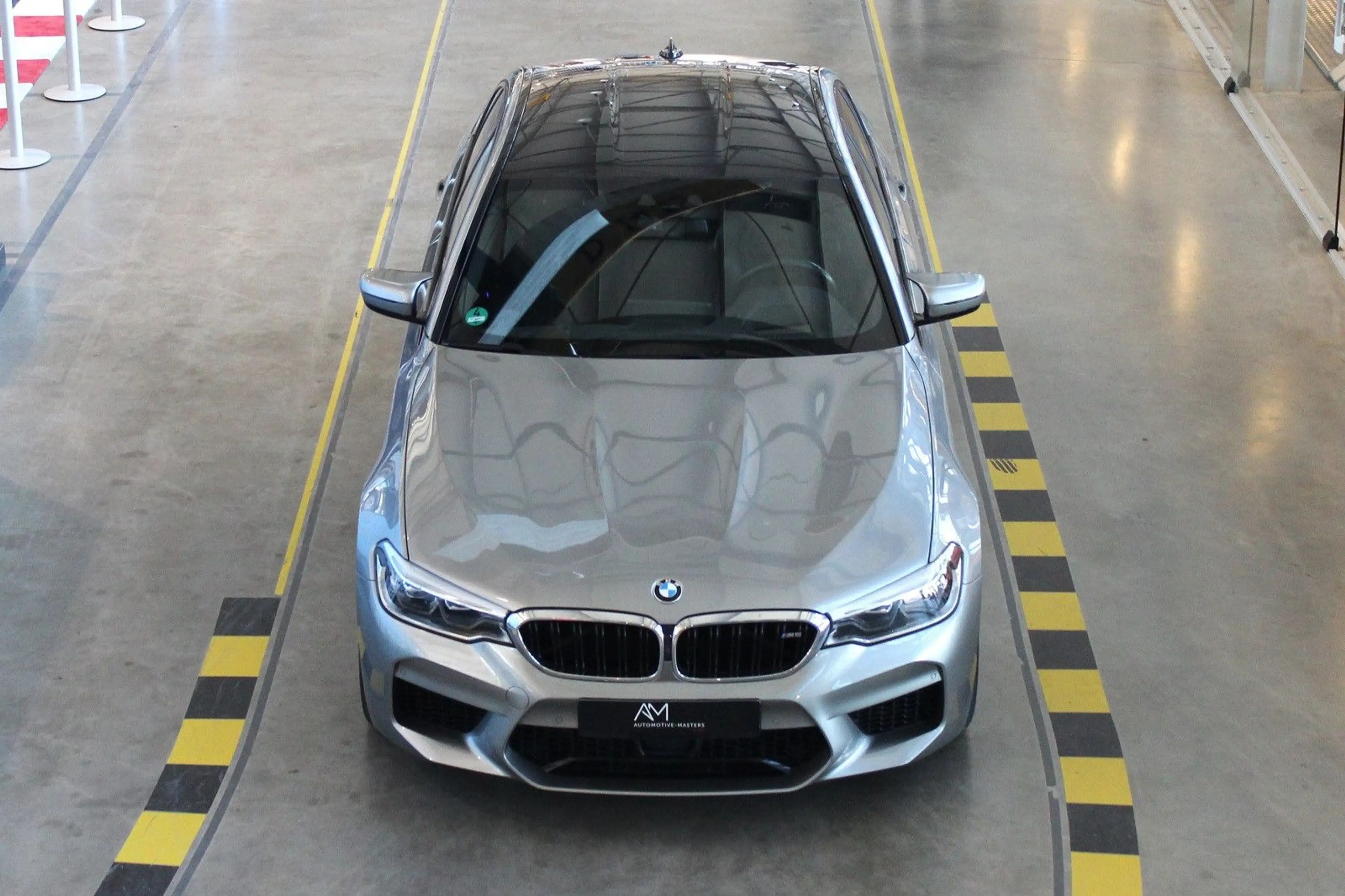 BMW M5 xDrive | Donington Grau | Carbondach |