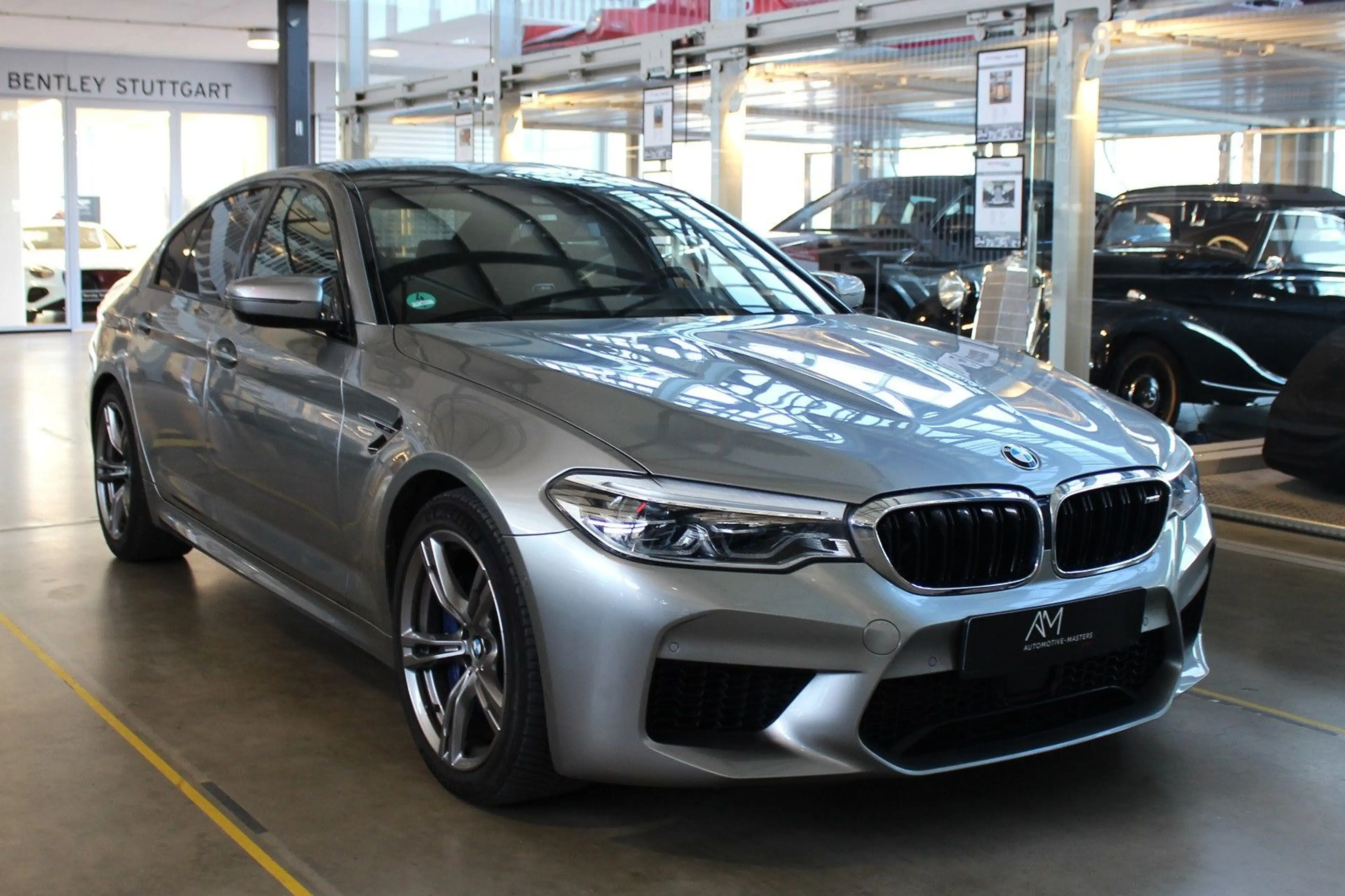 BMW M5 xDrive | Donington Grau | Carbondach | — photo 4