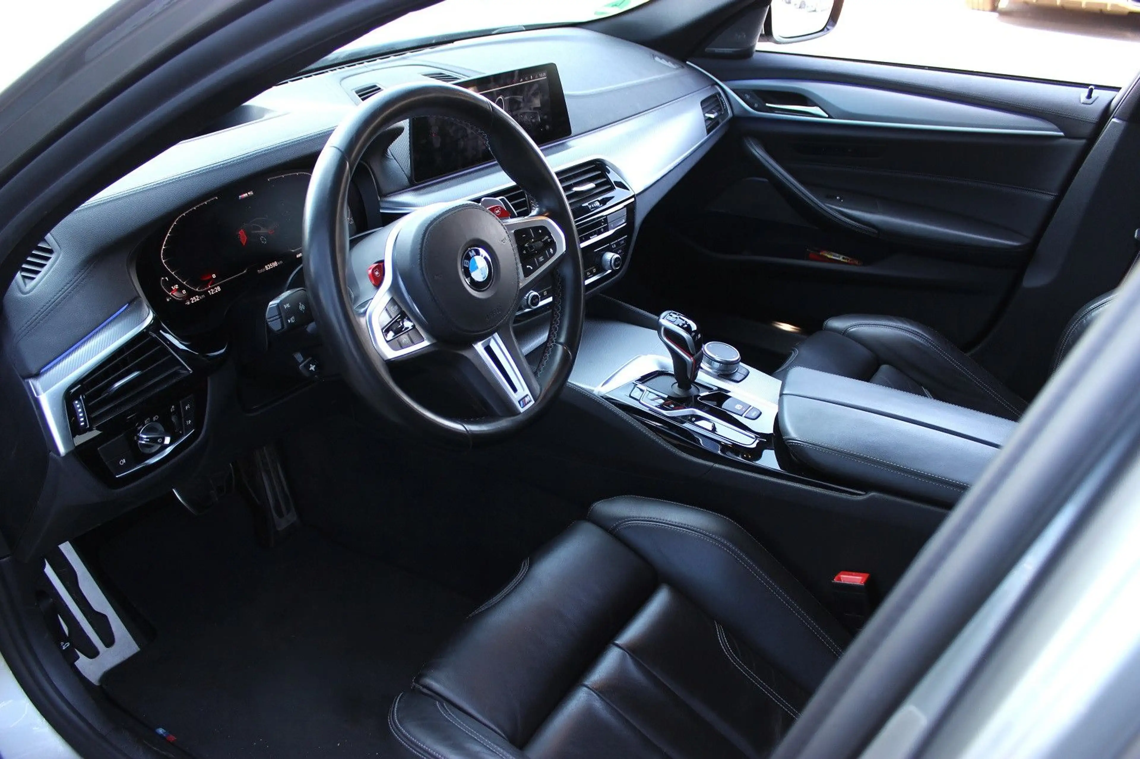 BMW M5 xDrive | Donington Grau | Carbondach | — photo 13