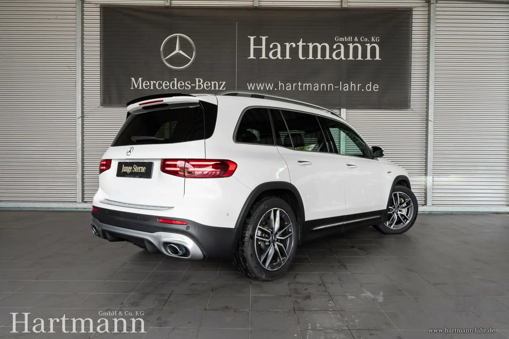 Mercedes-Benz GLB 35 AMG GLB 35 4M AMG Panorama AHK HUD Burmester KeylGo Weiß - 2