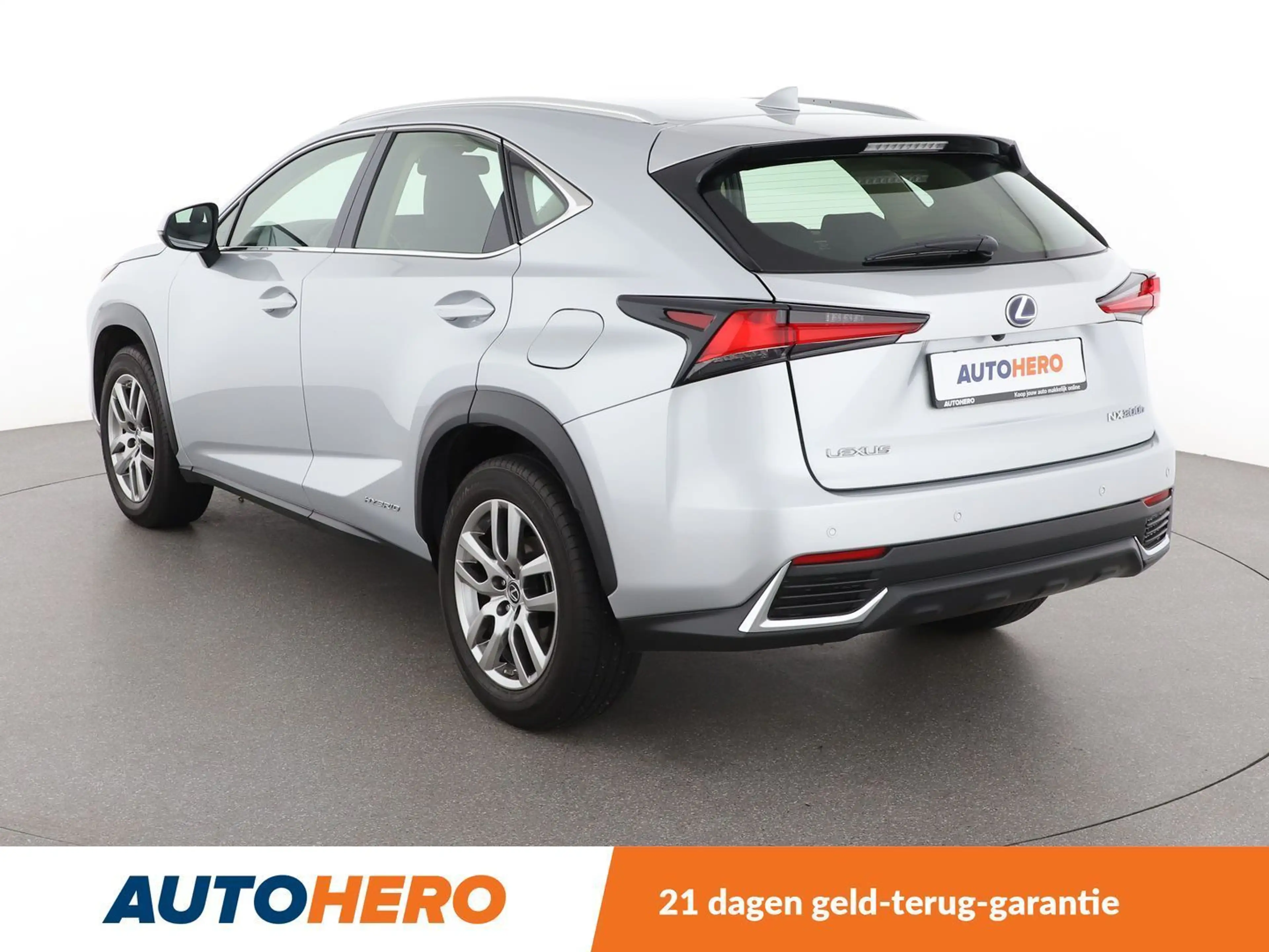 Lexus NX 300h NX 300h E-Four Executive Line — photo 4