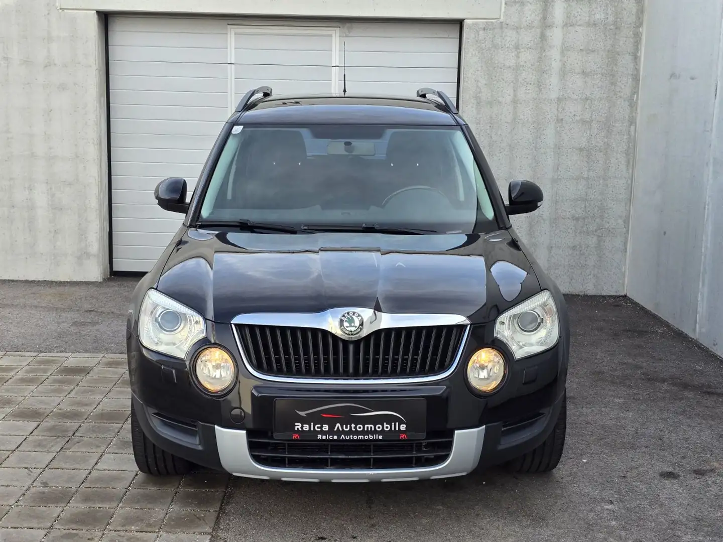 Skoda Yeti 2.0 TDI *ZR *Klima *Tempomat *Xenon Schwarz - 2