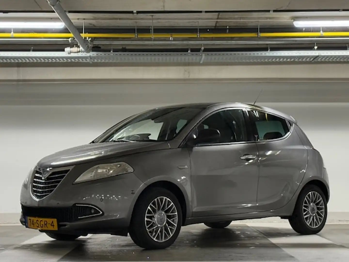 Lancia Ypsilon 0.9 TwinAir - airco - automaat - nap! Серый - 1