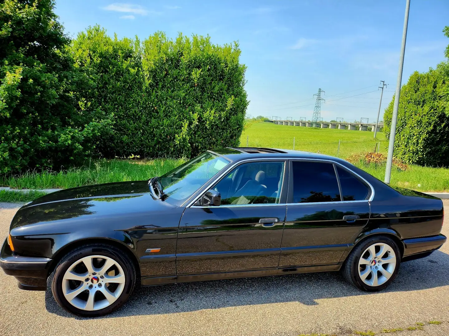BMW 525 525i M50 c/abs cat. Černá - 2