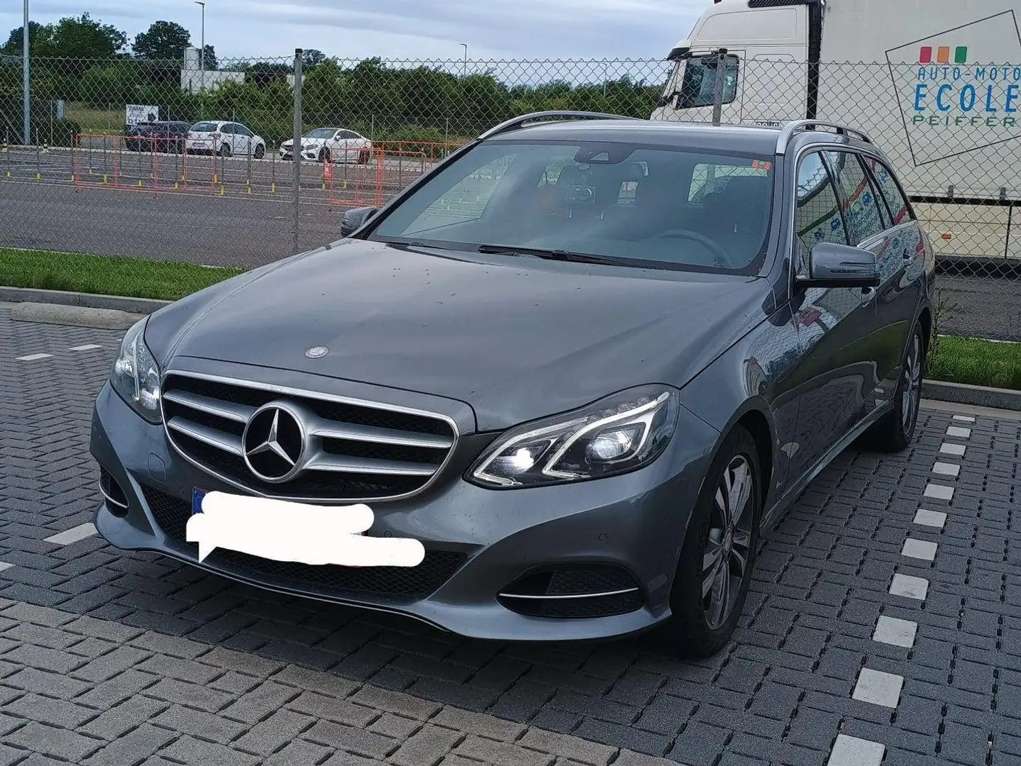 Mercedes-Benz E 200 E 200 BlueTEC Edition E Argent - 1