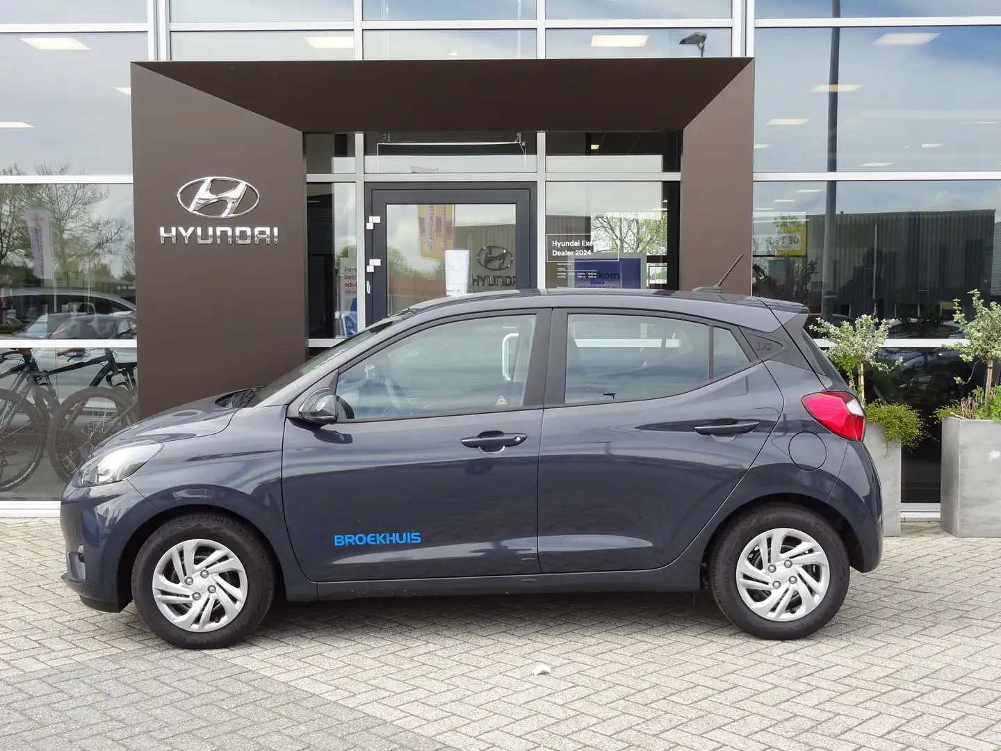 Hyundai i10 1.0 Comfort Smart | NAVIGATIE | ACHTERUITRIJCAMERA Grigio - 2