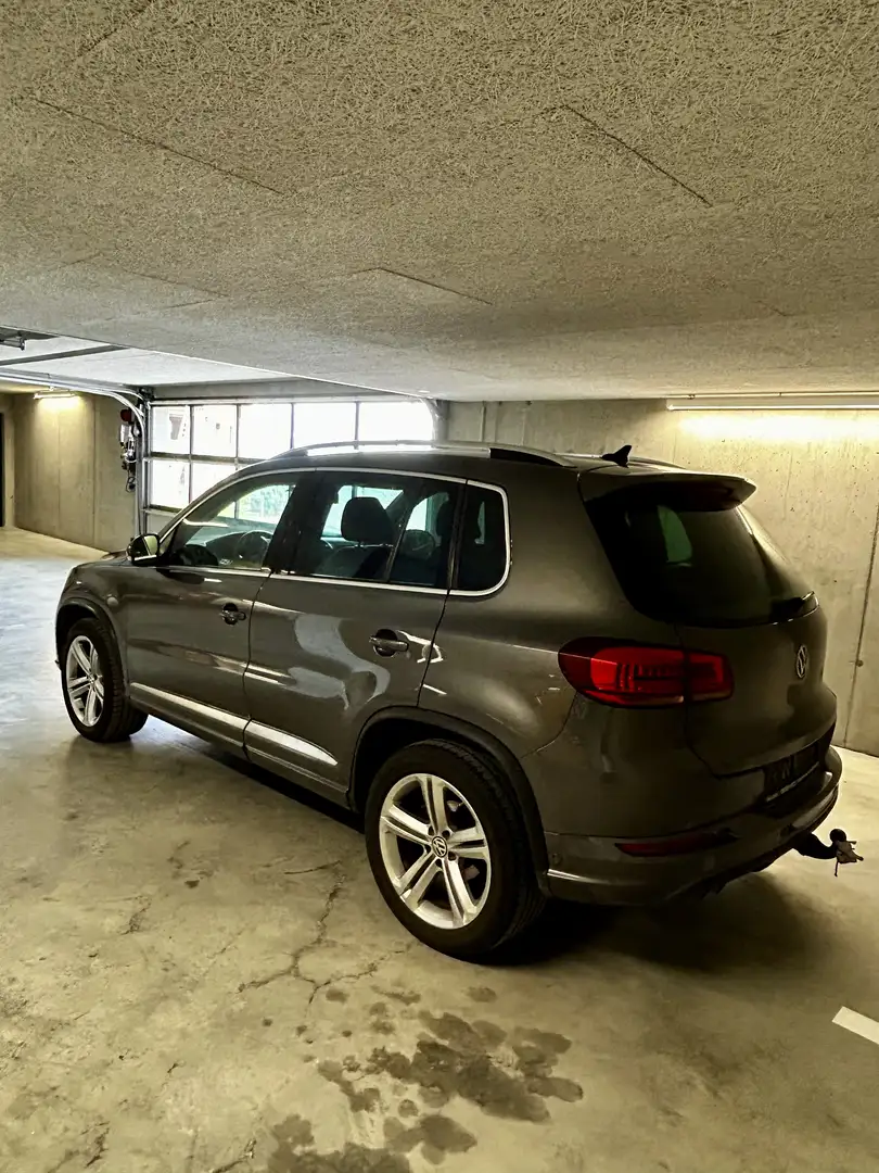 Volkswagen Tiguan 2,0 TDI SCR 4Motion Sport Austria DSG Grau - 2