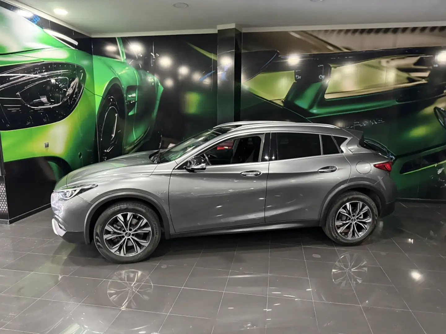 Infiniti QX30 2.2d Premium AWD 7DCT Gris - 2