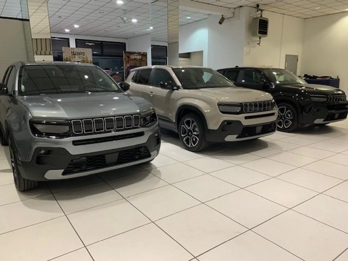 Jeep Avenger 1.2  MHEV SUMMIT DCT6 "KM0" Bianco - 2