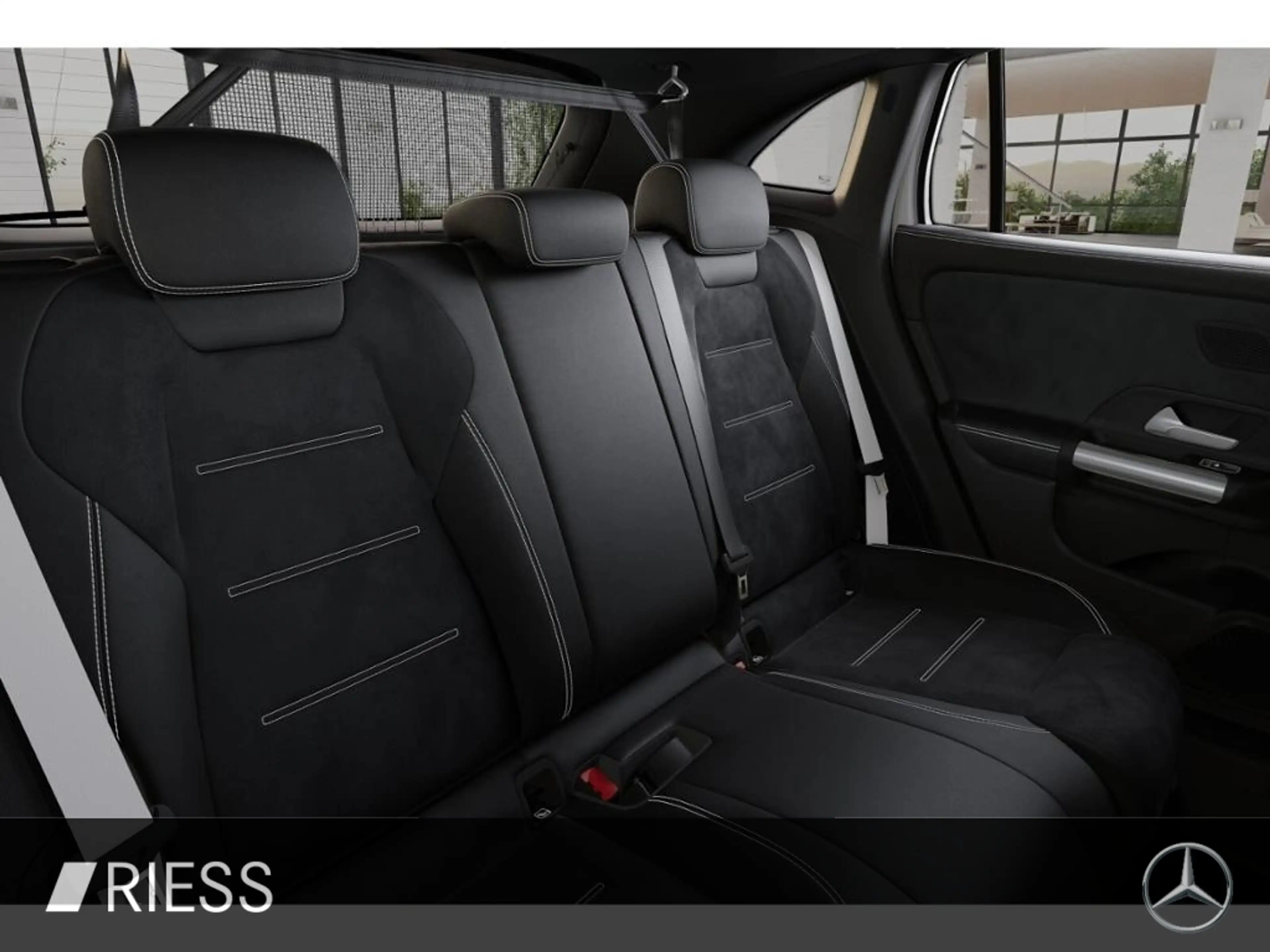 Mercedes-Benz GLA 220 d 4M AMG Sport Night Distr Vorr Pano AHK 20" — photo 12