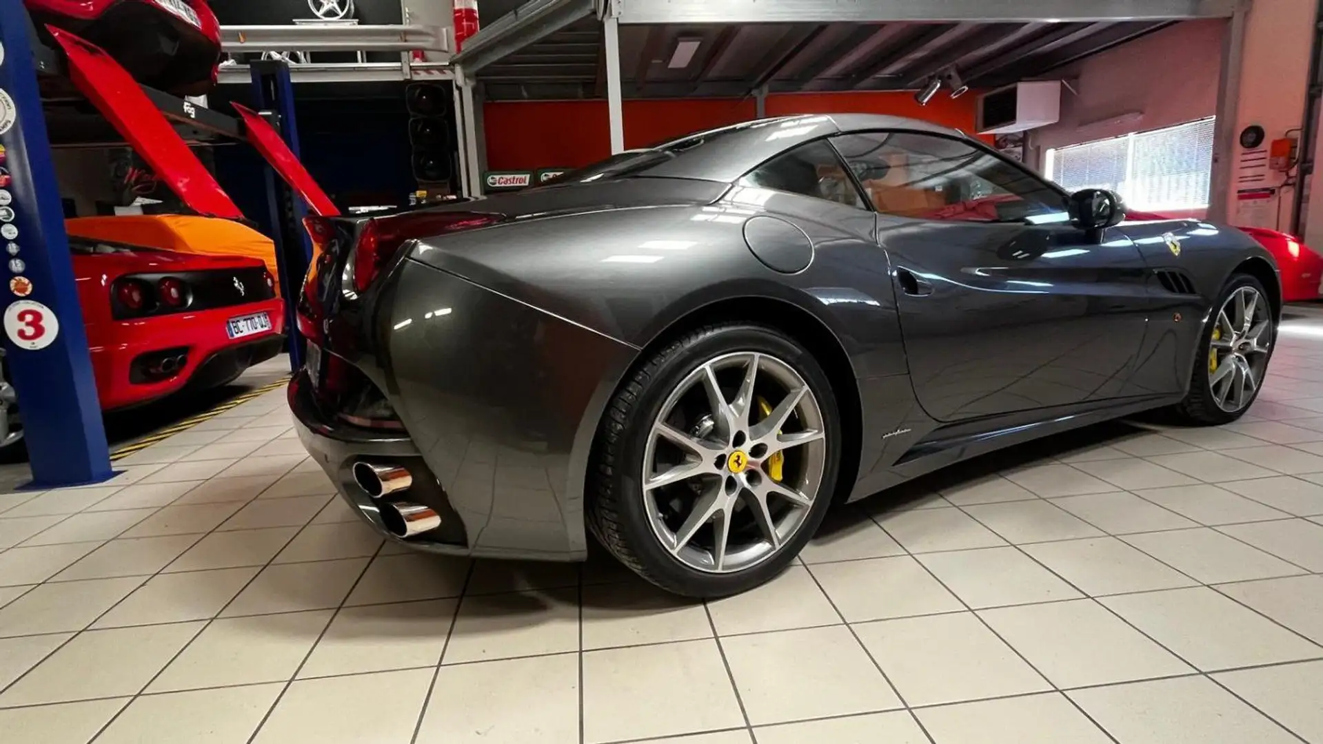 Ferrari California 4.7 S 439 CV BOITE F1 MC Grau - 2