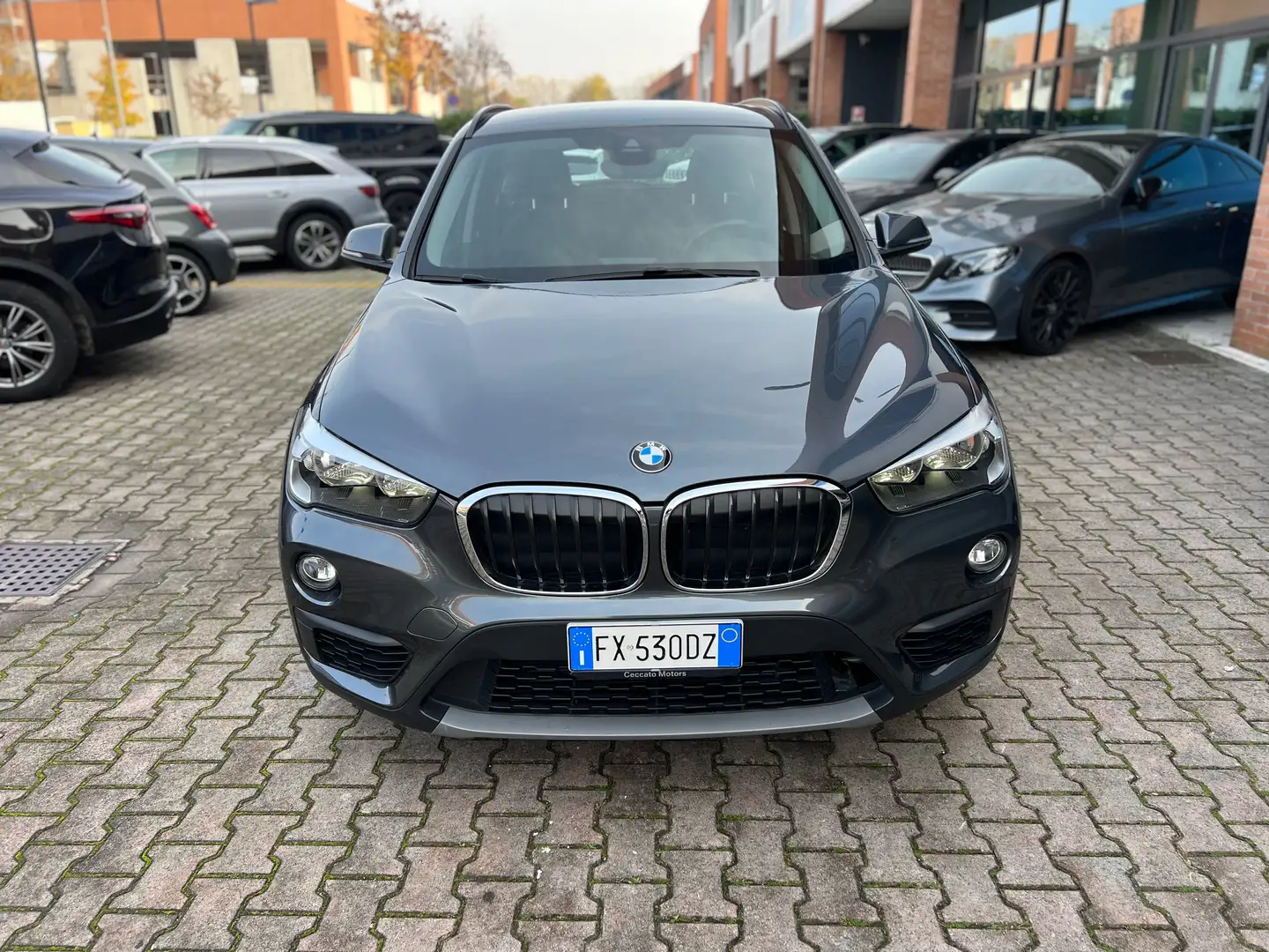 BMW X1 X1 F48 sdrive18d auto my18 Gris - 2