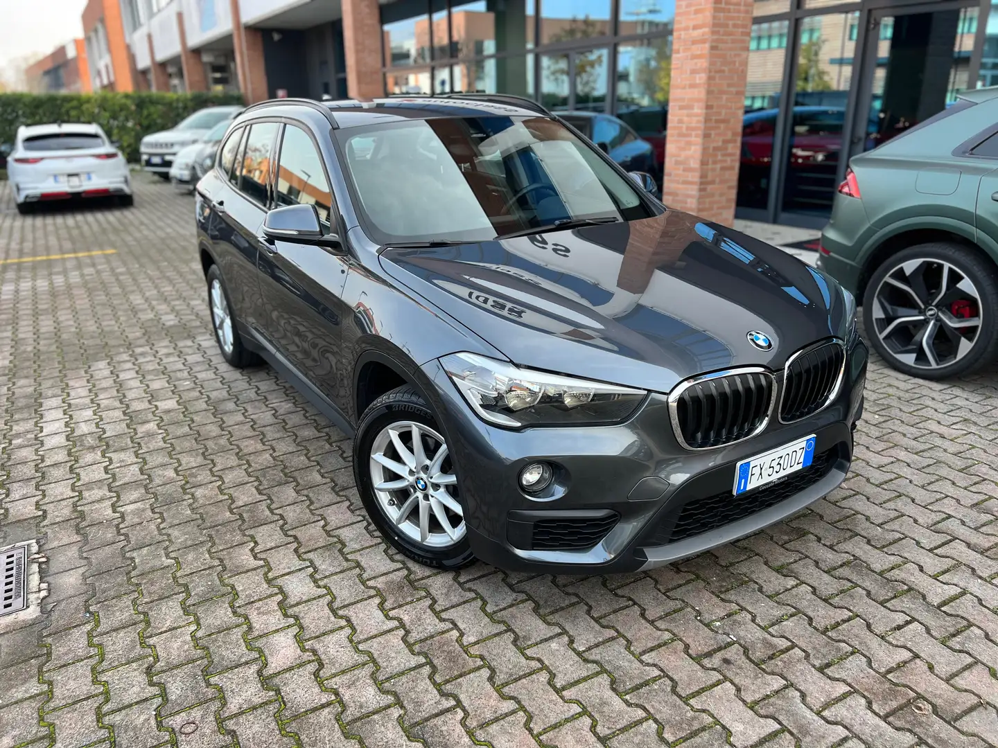 BMW X1 X1 F48 sdrive18d auto my18 Gris - 1