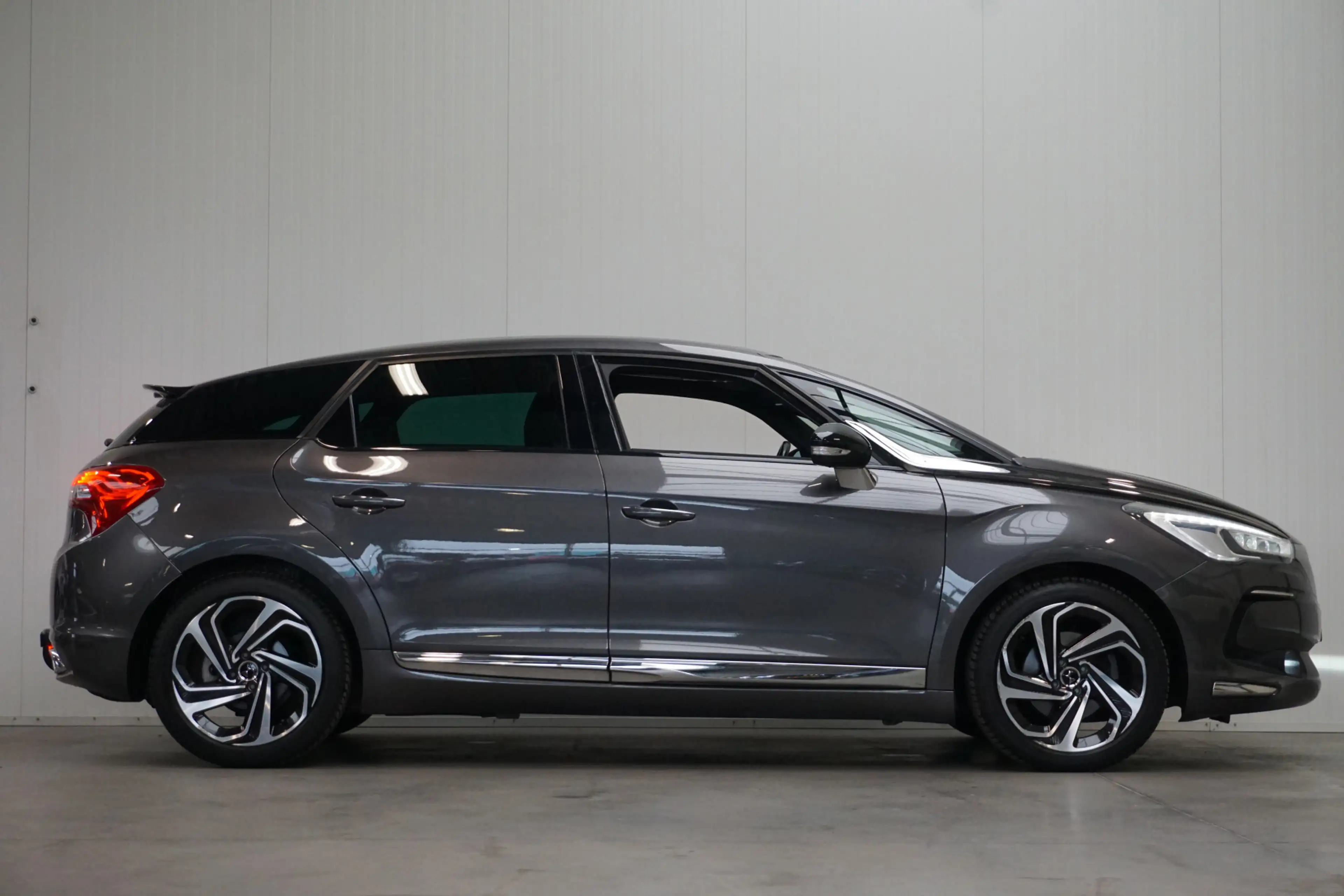 DS Automobiles DS 5 1.6 THP Business Executive 165 PK! AUTOMAAT! NL AU — photo 17