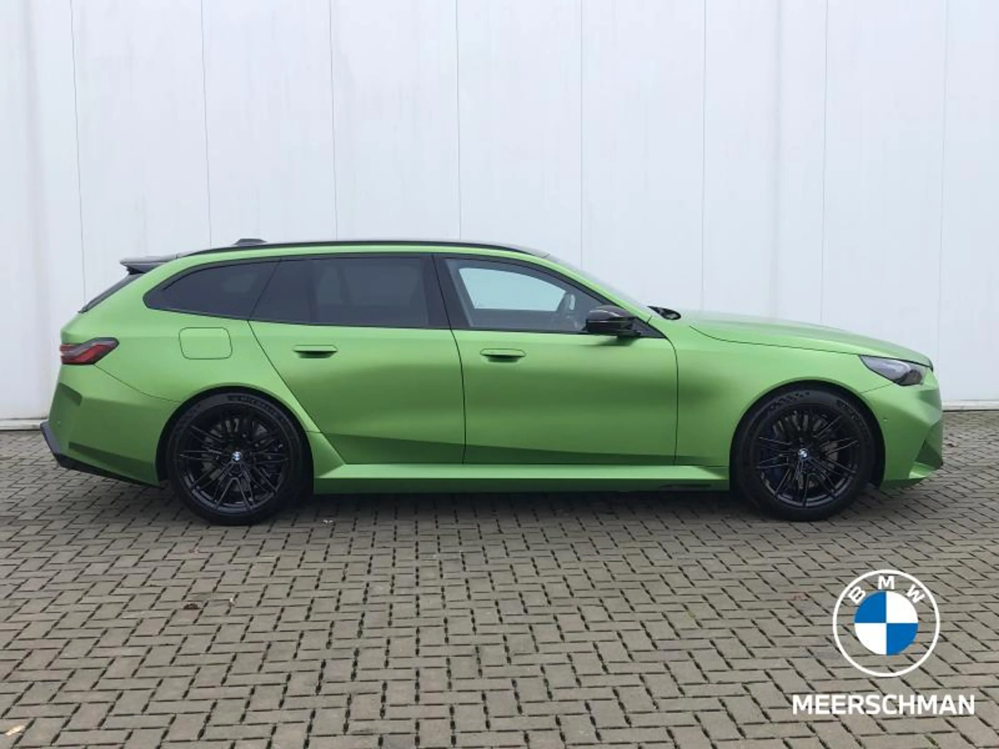 BMW M5 frozen tampa bay green metallic — photo 3