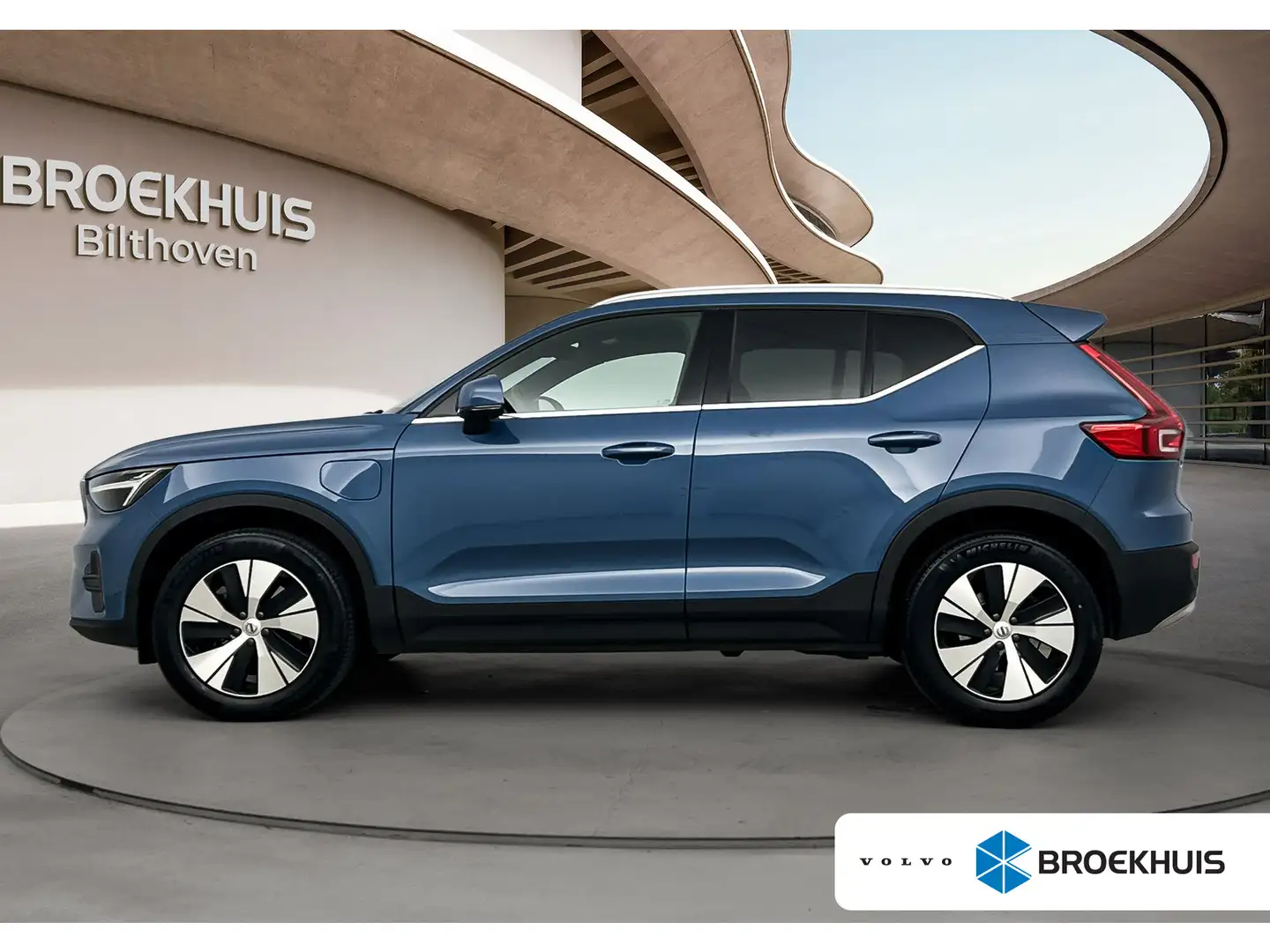 Volvo XC40 T4 Recharge Core Bright | PDC V+A & Camera | Elekt Bleu - 1