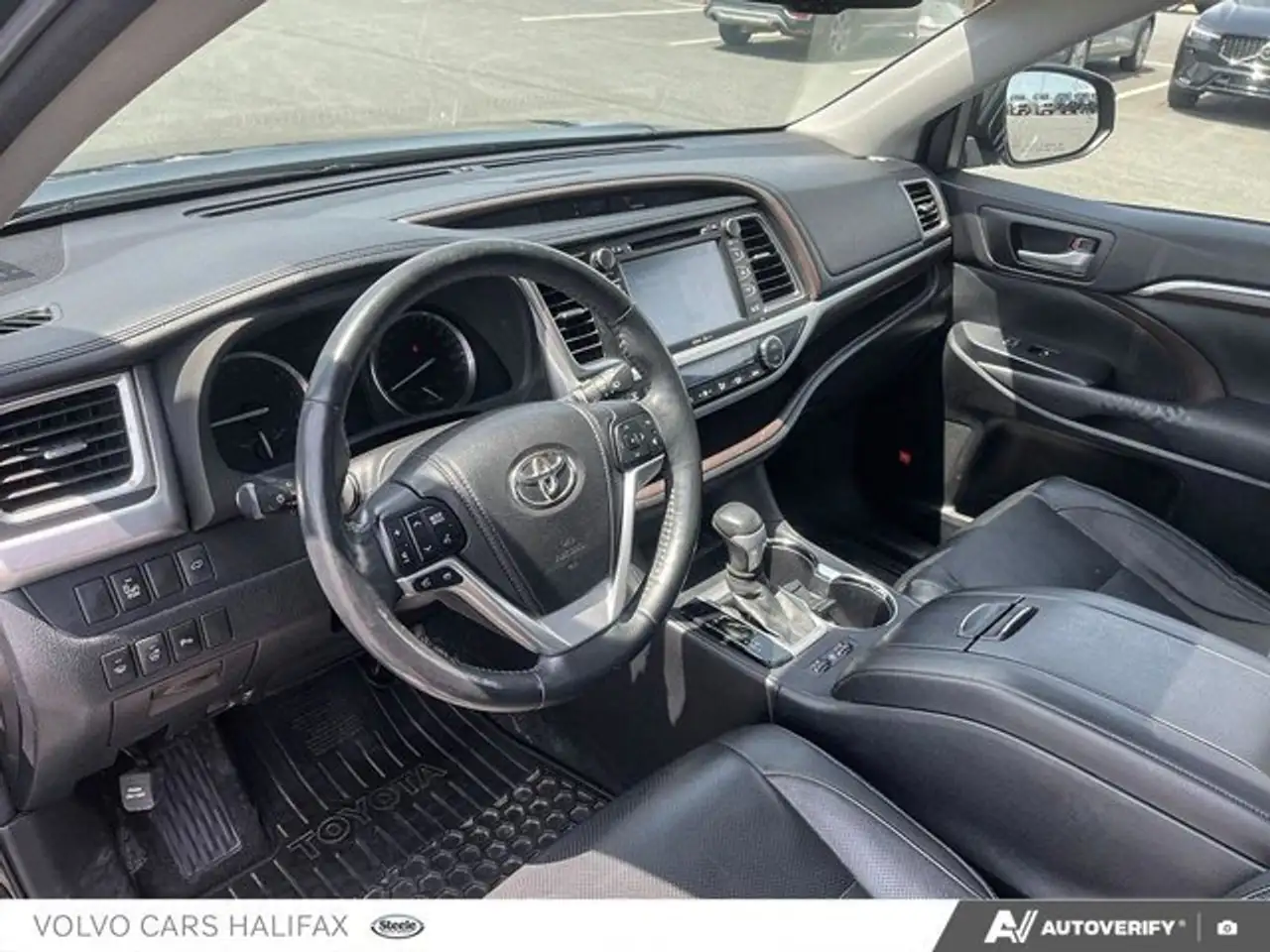 Toyota Highlander снимка Toyota Highlander